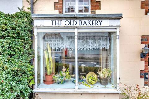 2 bedroom terraced house for sale, High Street, Redhill RH1