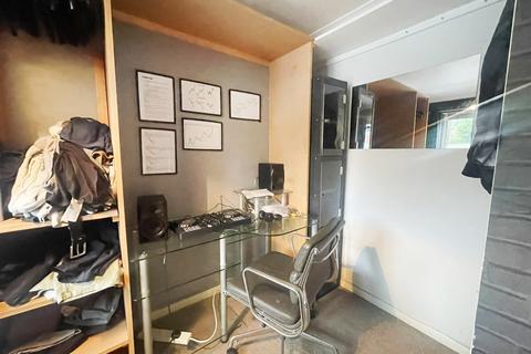 17 Dowding Walk, Northfleet, Gravesend, DA11 8PX