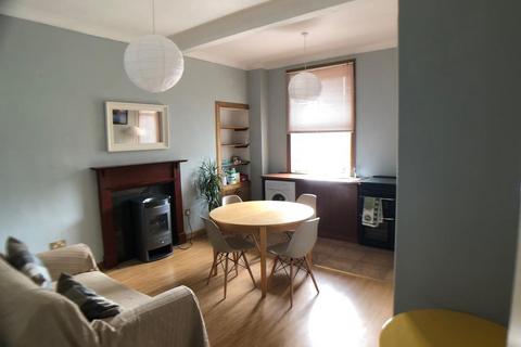 1 bedroom flat to rent, Tron Square, Edinburgh EH1