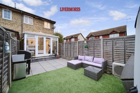 2 bedroom end of terrace house for sale, Brewers Field, Dartford