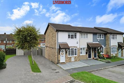 2 bedroom end of terrace house for sale, Brewers Field, Dartford