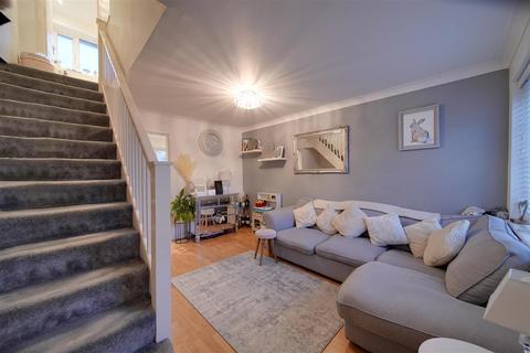 25 Brewers Field, Dartford, DA2 7PJ