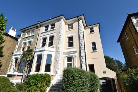 1 bedroom flat to rent, Surbiton Hill Park, Surbiton