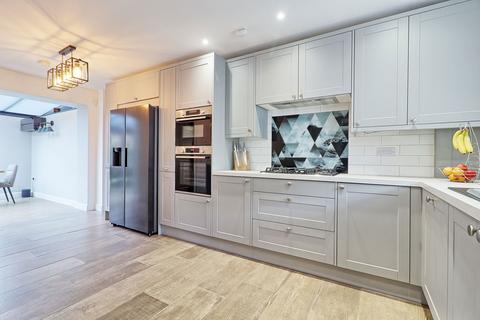 2 Torino Way, South Ockendon, RM15 5FX
