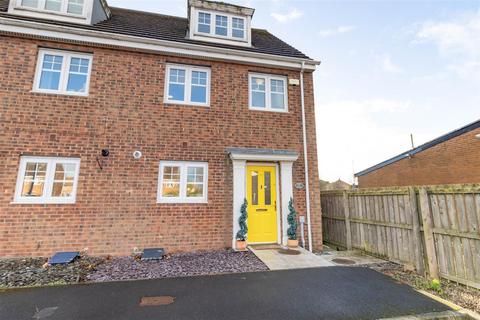 3 bedroom end of terrace house for sale, Oxford Close, Longbenton, Newcastle Upon Tyne