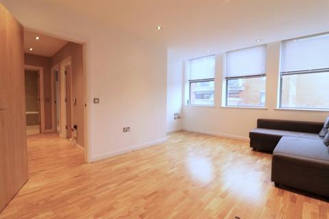 2 bedroom flat to rent, Norwich House, London, SW16