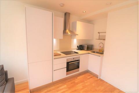 2 bedroom flat to rent, Norwich House, London, SW16