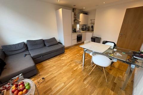 2 bedroom flat to rent, Norwich House, London, SW16