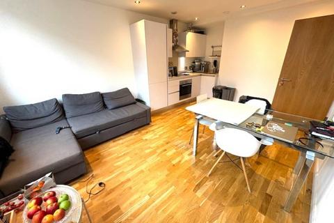 2 bedroom flat to rent, Norwich House, London, SW16