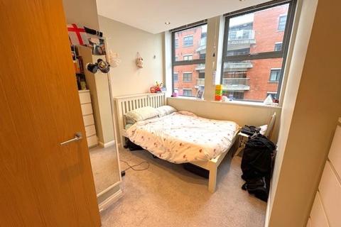 2 bedroom flat to rent, Norwich House, London, SW16