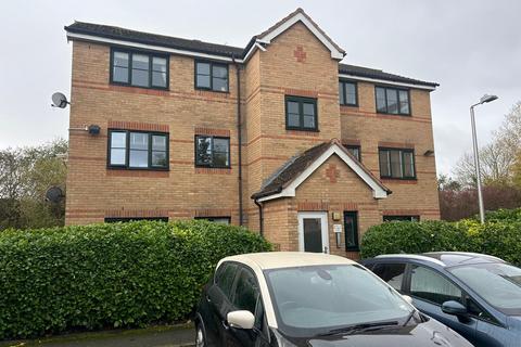 2 bedroom flat to rent, Stanford-le-Hope SS17