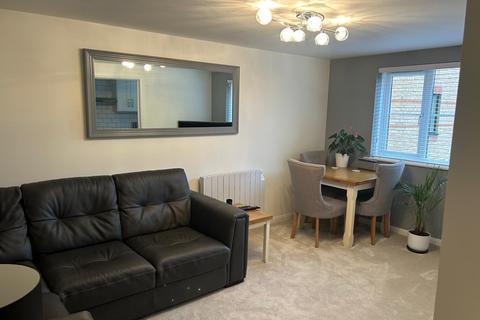 2 bedroom flat to rent, Stanford-le-Hope SS17