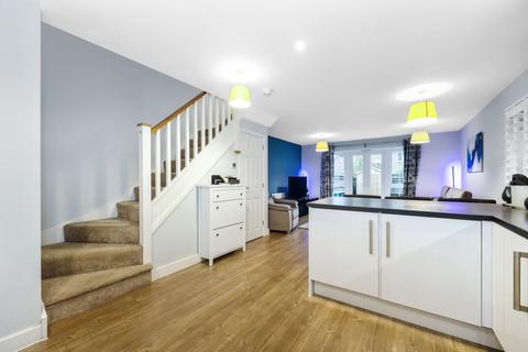 2 bedroom semi-detached house for sale, Kilnwood Close, Faygate, RH12