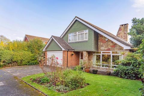 4 bedroom detached house for sale, Chesham Close, Cheam, SM2