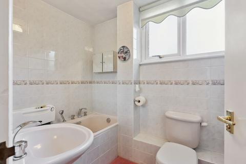 2 Chesham Close, Sutton, SM2 7EW