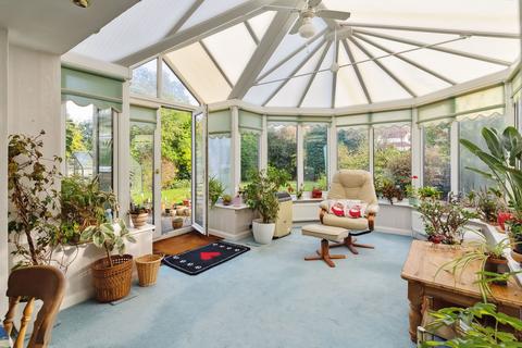 2 Chesham Close, Sutton, SM2 7EW