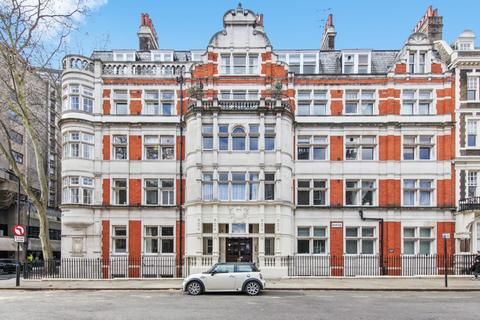 undefined, Bedford Court Mansions, Bloomsbury, WC1B