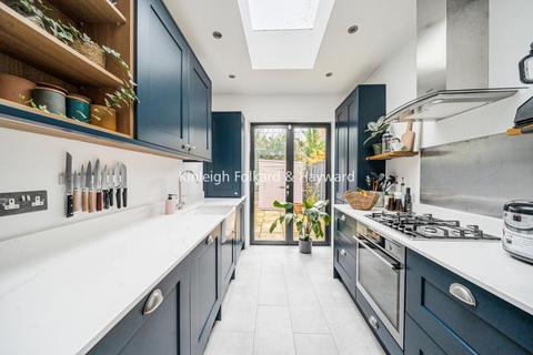 52 Morley Avenue, London, N22 6NG