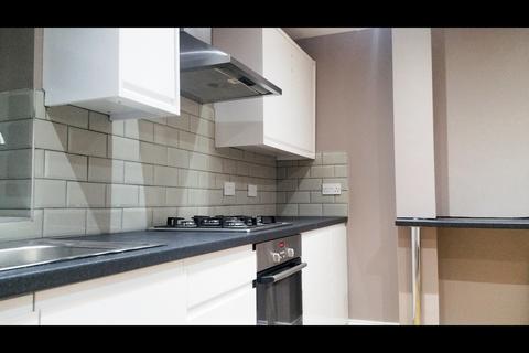 2 bedroom flat to rent, Goodrich Road, London SE22