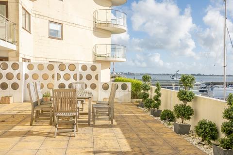 3 bedroom apartment for sale, Salterns Way, Lilliput, Poole, Dorset, BH14