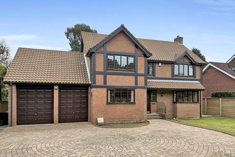 5 bedroom detached house for sale, Carroll Avenue, Ferndown, Dorset, BH22