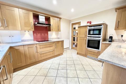 5 bedroom detached house for sale, Carroll Avenue, Ferndown, Dorset, BH22