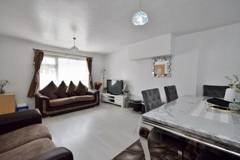 3 bedroom terraced house for sale, Croyland Green, Thurnby Lodge, Leicester, LE5