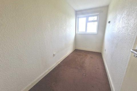 2 bedroom flat to rent, Spear Close, Luton LU3