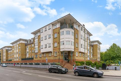 2 bedroom apartment to rent, Homesdale Road, Bromley BR2