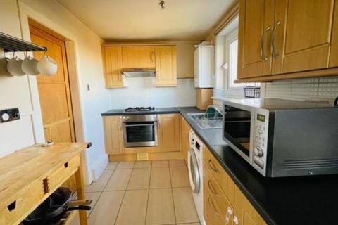 2 bedroom flat to rent, Hutchison House, Edinburgh EH14