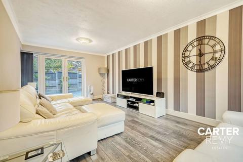 5 bedroom detached house for sale, Amersham Avenue, Langdon Hills, Basildon, SS16