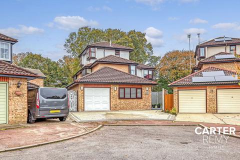 27 Amersham Avenue, Langdon Hills, Basildon, SS16 6SJ