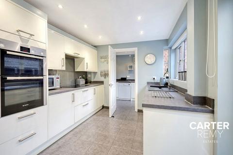 27 Amersham Avenue, Langdon Hills, Basildon, SS16 6SJ