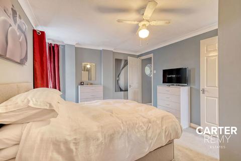 27 Amersham Avenue, Langdon Hills, Basildon, SS16 6SJ