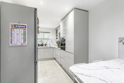 13 Munslow Gardens, Sutton, SM1 3RN