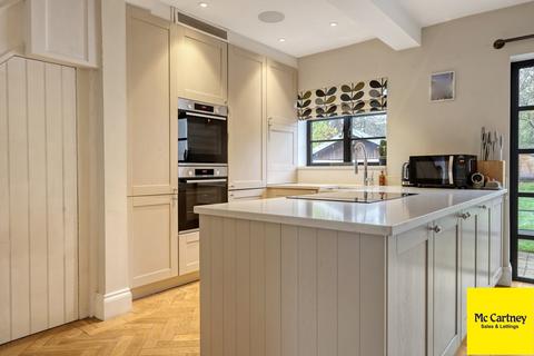 9 Burns Crescent, Chelmsford, CM2 0TS