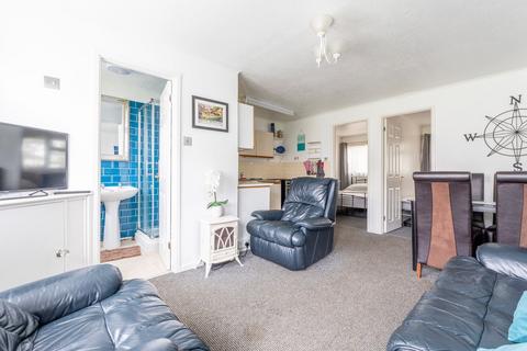 2 bedroom chalet for sale, Beach Road, Hemsby