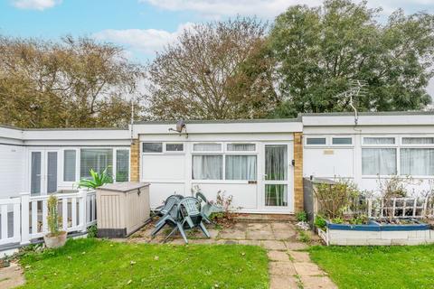 2 bedroom chalet for sale, Beach Road, Hemsby