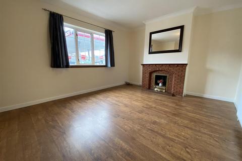 3 bedroom end of terrace house to rent, 6 School Road, Wombourne, Wolverhampton