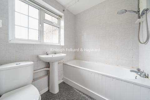 2 bedroom flat to rent, Mayford Close Beckenham BR3