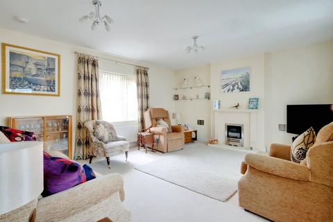 2 bedroom detached bungalow for sale, Honywood Gardens, Chelmsford CM2