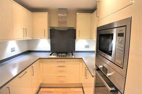 3 bedroom apartment to rent, Hill Avenue, Hearne Court Hill Avenue, HP6