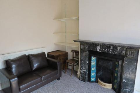 6 bedroom flat to rent, St Clements Street