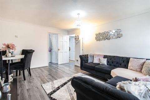 1 bedroom apartment for sale, Long Riding, Basildon SS14