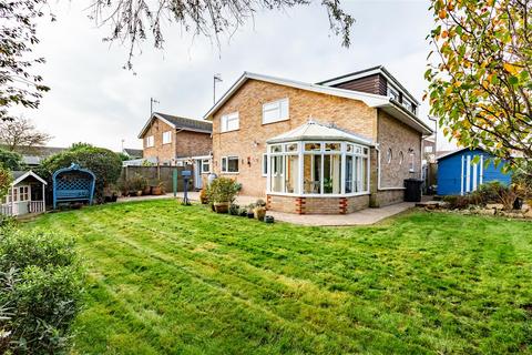 5 bedroom link detached house for sale, Hawthorn Close, Saltdean, Brighton