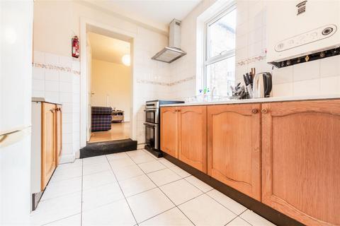 3 bedroom maisonette to rent, Tavistock Road, Jesmond