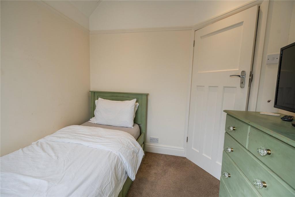 Bedroom 3 (2)