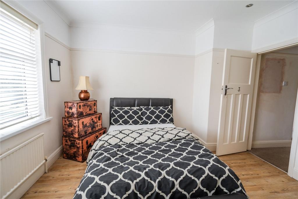 Bedroom 1 (2)
