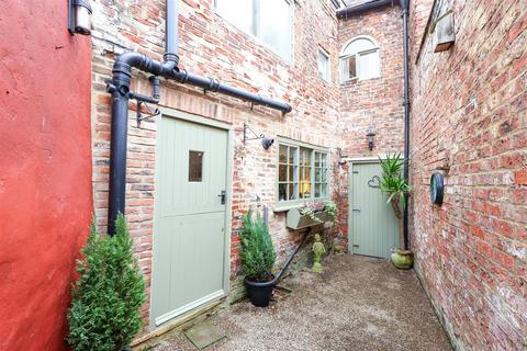 4 bedroom terraced house for sale, Low Skellgate, Ripon