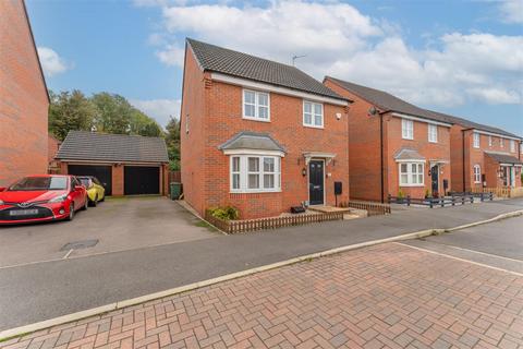 4 bedroom detached house to rent, Fielders Drive, Leicester LE7